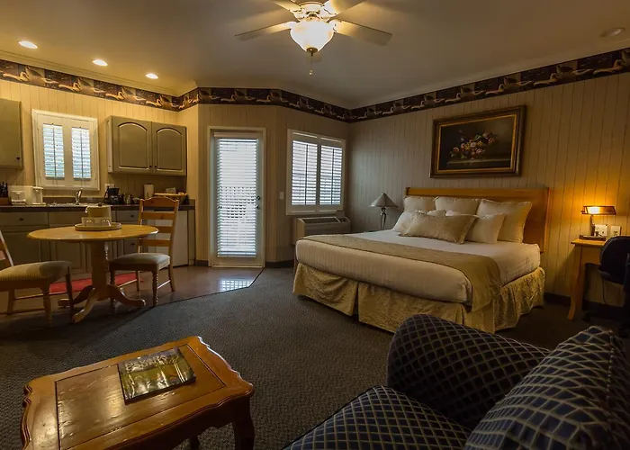 Grass Valley Courtyard Suites